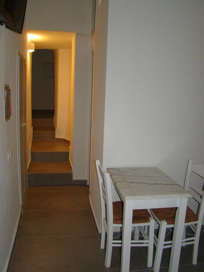 Efi'S Apartments Plaka  Exterior photo